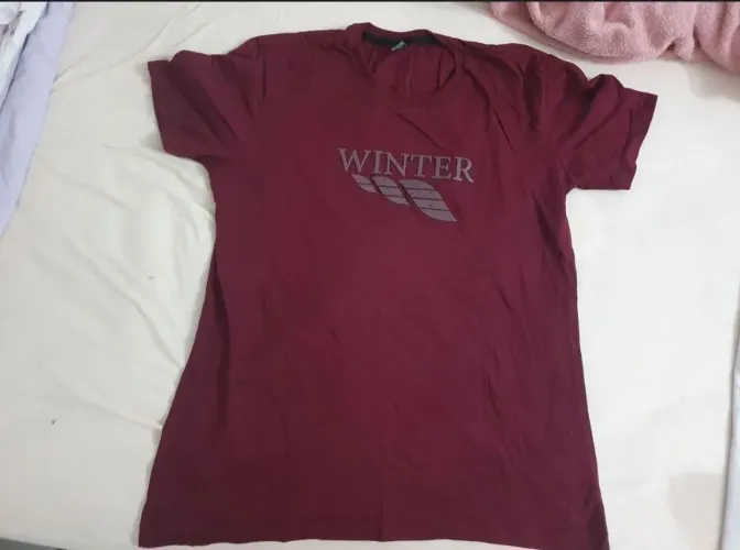 TAMANHO G CAMISA VERMELHA ESTAMPADA