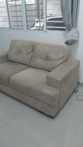 Vendo 2 sofás de 2 lugares em suede bege