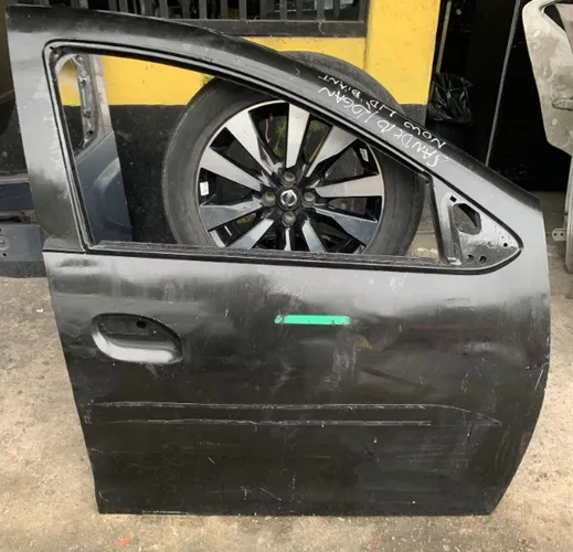 Porta sandero/Logan 2014/2022 lado direito.
