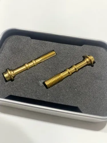 Parafusos titânio para pinça de freio Shimano M8000
