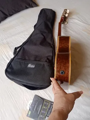 Vendo cavaquinho ROSSINI novinho
