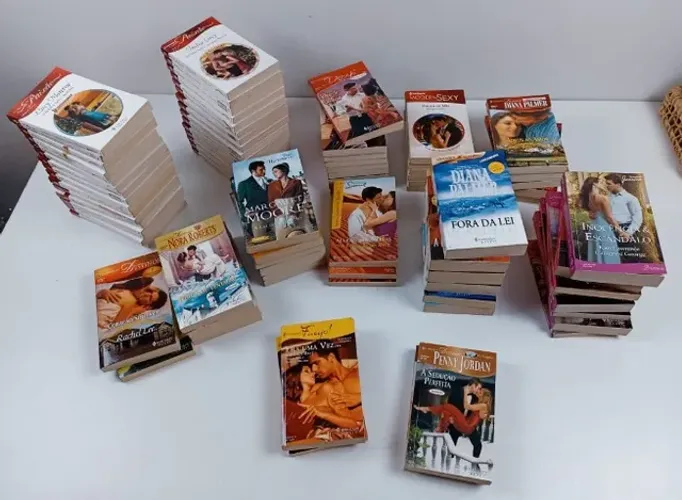 Kit 20 Livros Harlequins Ou Romances Similares-excelente Estado