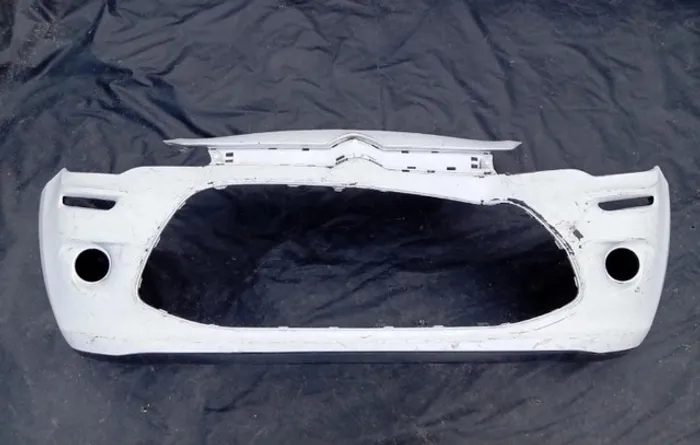 Parachoque Dianteiro Citroen C3 2014 a 2016 branco c/detalhe