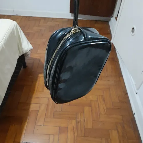 Promoção Necessaire da Schutz vinil preta zipper Entrega grátis metrô