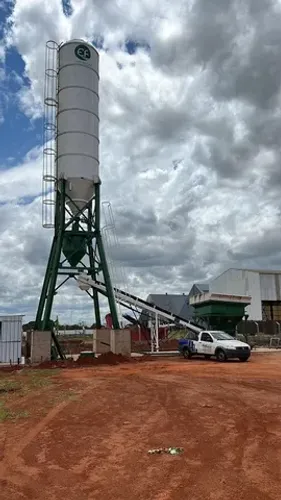 usina com silo para cimento