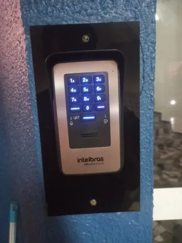 Manutencao  interfones fechaduras alarmes cercas cameras
