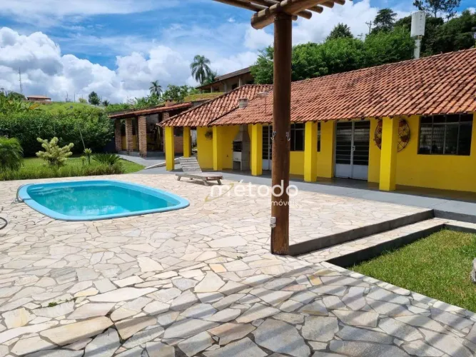 Chácara com 4 quartos à venda, 8760 m² por R$ 2.200.000 - Bairro Parque Agrinco - Guararem