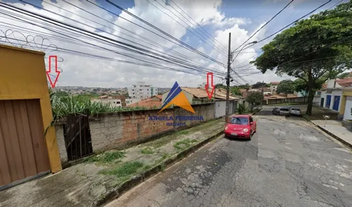 VENDO LOTE NO BAIRRO HAVAÍ - Lote plano e murado com 363m²