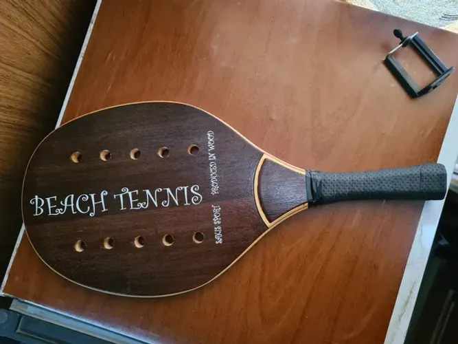1 Raquete de beach tennis  madeira