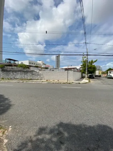 Excelente Terreno em rua principal em Miramar