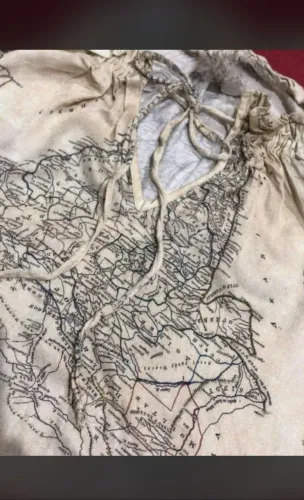 CAMISA ESTILO BATA MEDIEVAL COM MAPA MUNDI CARTOGRÁFICO VINTAGE UNISSEX M BEM AMPLA 