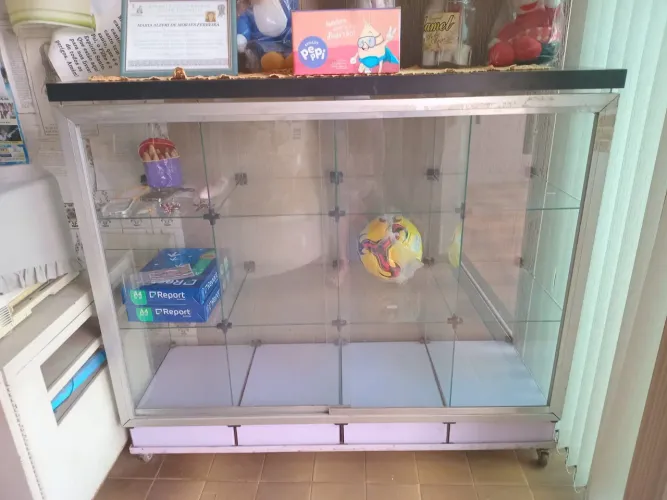Vitrine Expositora de Vidro para Comércio