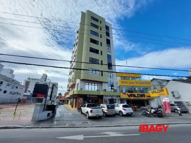 Oportunidade! Salas/Conjuntos em Centro - Palhoça