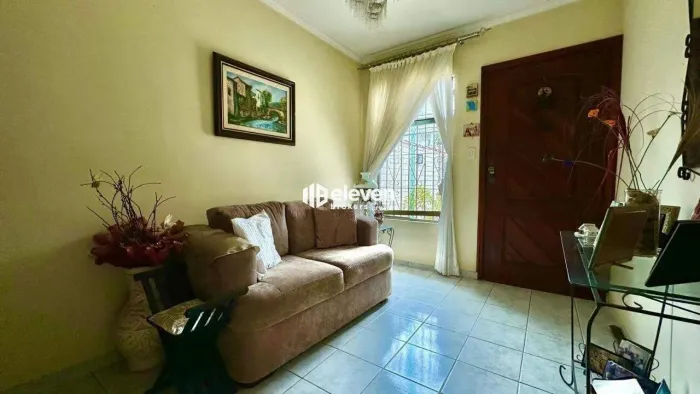 Casa Térrea no Boqueirão  3 Dormitórios (1 Suíte), Quintal com Churrasqueira e 1 Vaga  Per