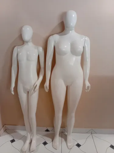 Manequins Plus Size, Juvenil e Carla Perez