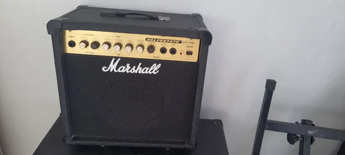 Amplificador Marshall Valvestate VS15R