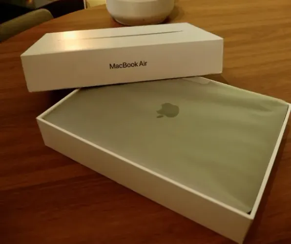 MacBook Air M 16GB RAM | 256GB SSD