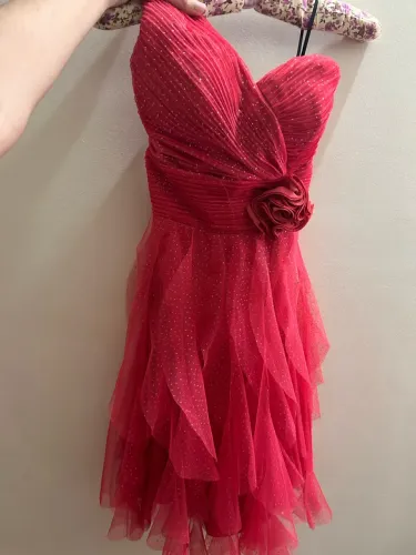 Vestido Rosa Brilhante Curto de Festa com Detalhes