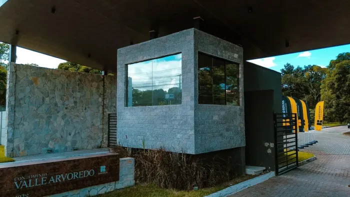 Casa Residencial em Aldeia dentro do Condominio Valle Arvoredo, KM 4,5 , 4 Suítes