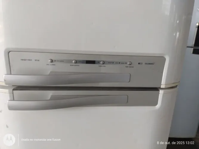REFRIGERADOR ELECTROLUX DF46 220V