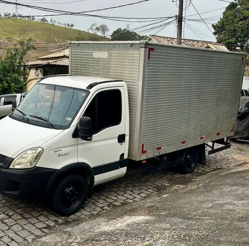 Transportes e fretes em geral 