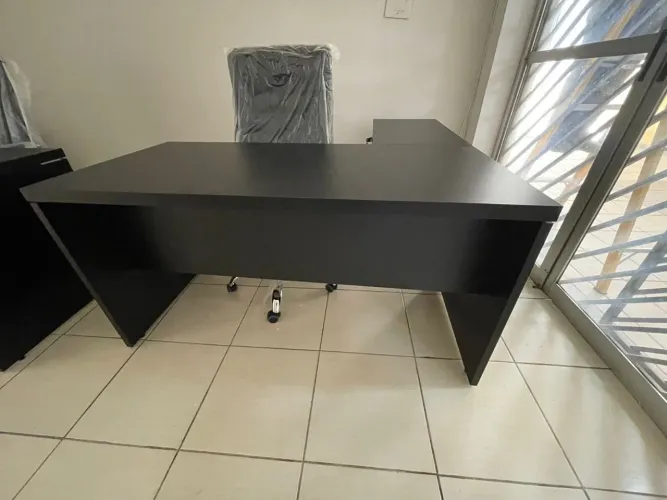Mesa de Escritório Preta em LOJA IKONMIXOFFICE 