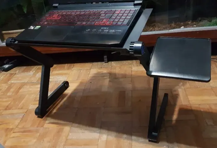 Suporte de cama articulado para notebook com apoio de mouse, novo