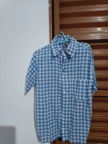 Camisa xadrez azul e branca infantil