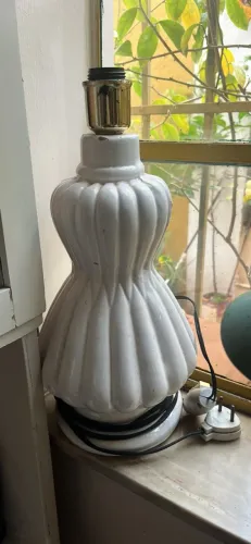 Abajur de cerâmica branco