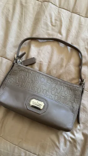 Victor Hugo bolsa tira colo