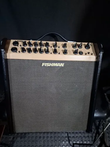 Amplificador Fishman Loudbox Performer 