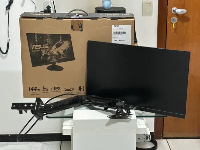 Monitor asus 144hz ips + braço articulado elg