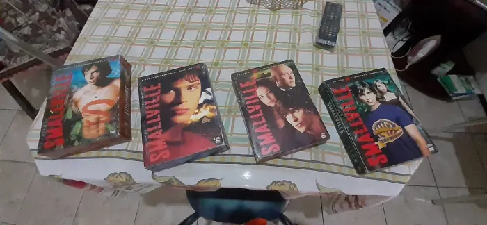 Smallville - Coleção de DVDs - Temporadas 1 a 4