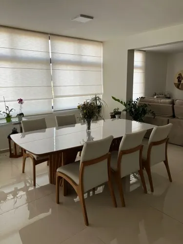 Mesa de Jantar sofisticada de vidro grande (2,20) com pe de madeira + 6 cadeiras grandes