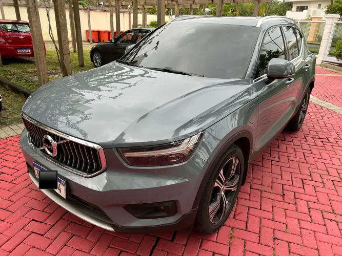 Vendo Volvo XC40 T5 Recharge (híbrido) na garantia da Volvo revisões na concessionária