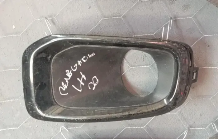 MOLDURA FAROL DE MILHA JEEP RENEGADE 20 LADO ESQUERDO