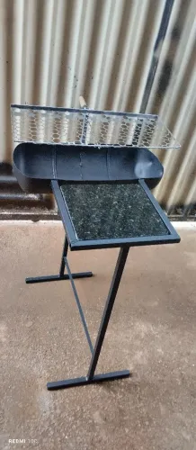 Churrasqueira média com mesa 