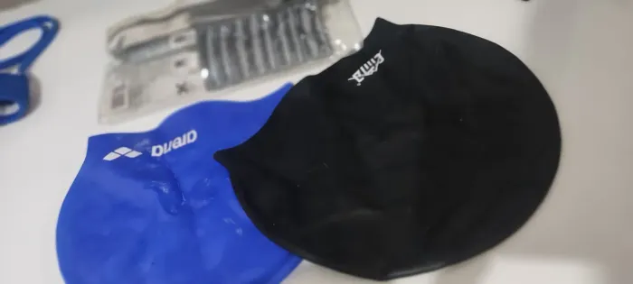 Touca de natação Arena + Touca EmaX