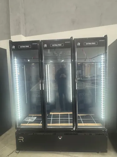 Cervejeira 3 portas Industrial Tripla Extra Frio Refrimate