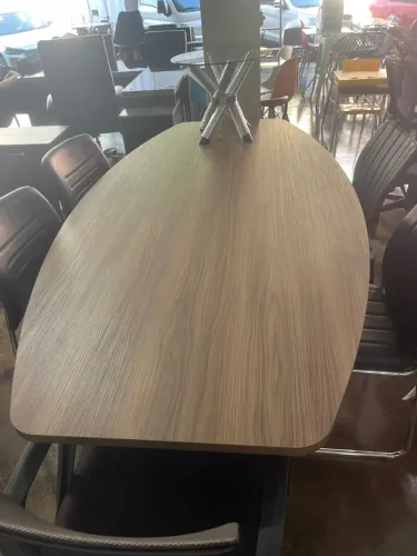 Mesa de Reunião semi-oval 2,00 x 1,10