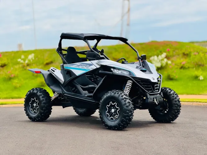 Quadriciclo CFMOTO UTV ZFORCE 1000cc 2022 - Impecável