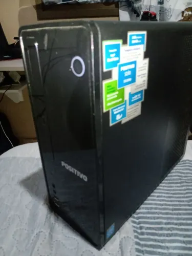 Computador Positivo - Para retirada de peças.