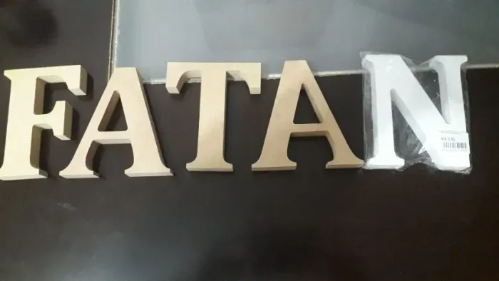 5 letras em madeira novas 