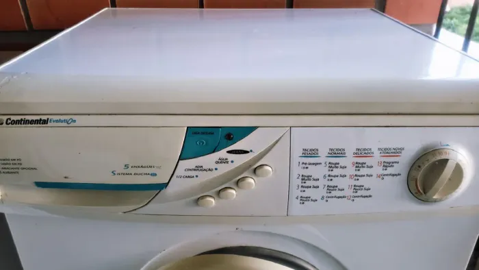 Maquina de lavar Continental evolution em otimo estado Voltagem 127 v 5 kilos