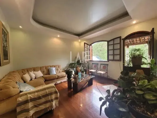 Casa à venda, 4 quartos, 1 suíte, 3 vagas, Jardim Montanhês - Belo Horizonte/MG