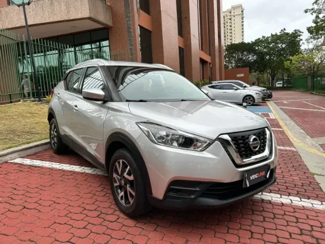 KICKS AUTOMATICO 72KM 2018