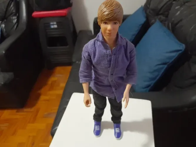 Boneco Justin Bieber, 30 cm, articulado, musical, funcionando, leia a descrição