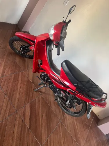 Vendo moto 50Cc em ótimas condições de uso