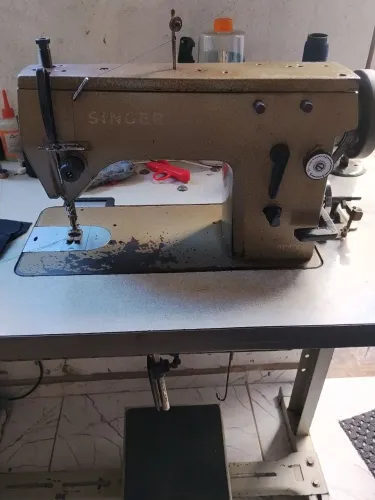Máquina de costura semi industrial Bivolt 