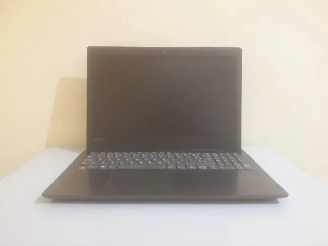 Que tal comprar este Notebook Lenovo para trocar a tela e começar a usar?
